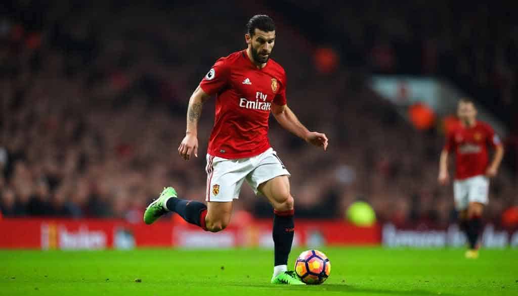 Xabi Alonso: Maestro Lapangan Tengah Sepanjang Masa